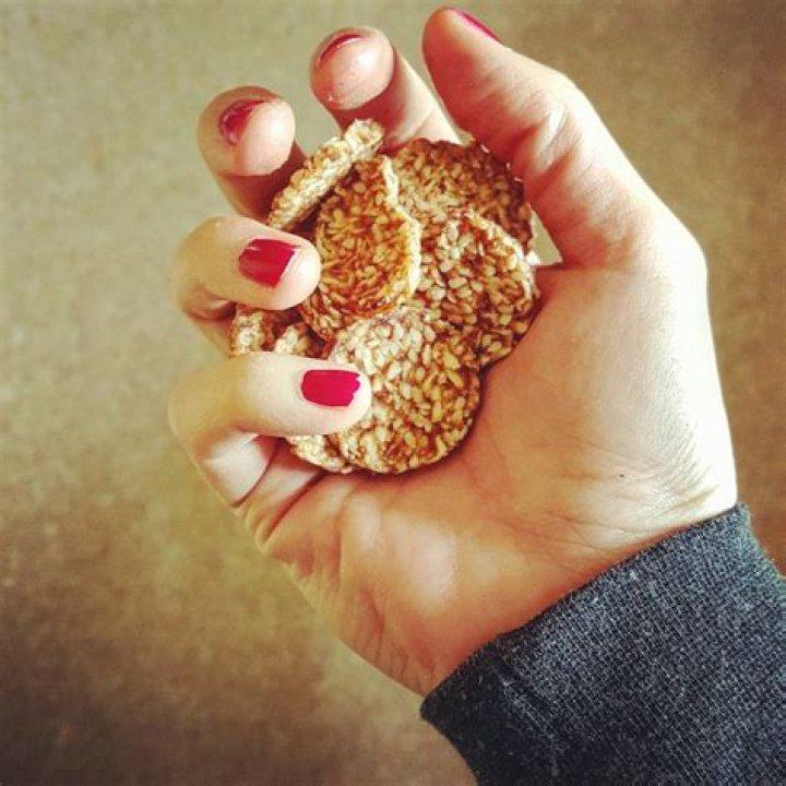 I Stopped Snacking For 2 Weeks & Here's What Happened